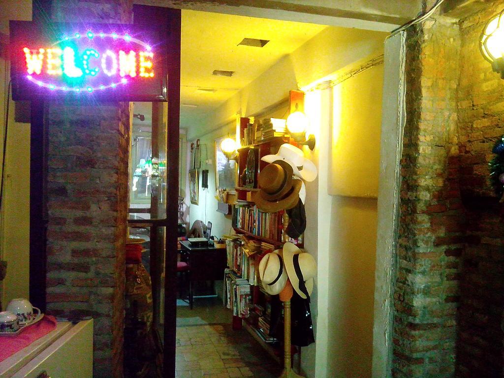 曼谷 德班劳咖啡厅旅馆酒店 外观 照片